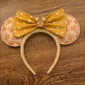 Disney Gold and Tan Minnie Mouse Hair Accessories